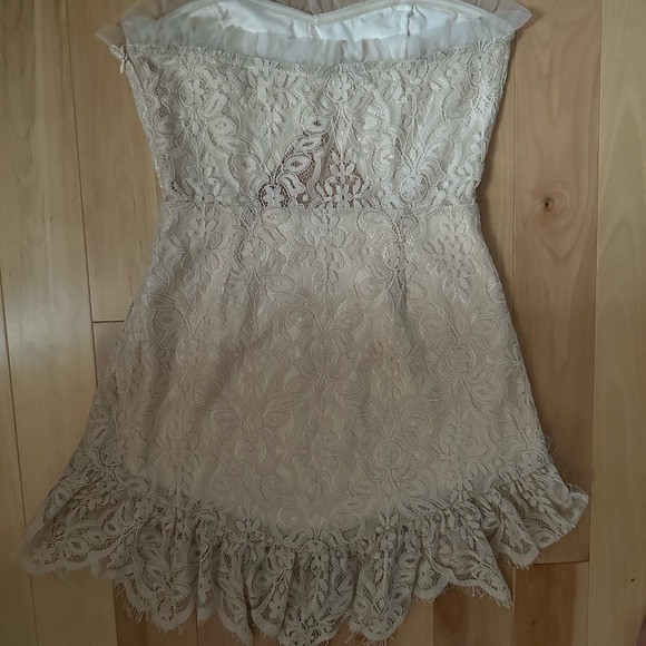 MOMENT LIKE THIS STONE STRAPLESS DRESS size xs - Picture 12 of 12